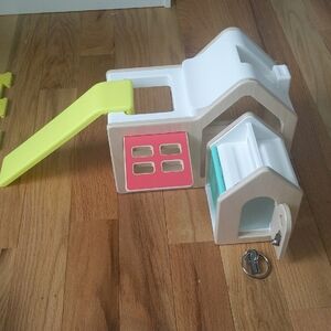 LOVEVERY Modular Playhouse with the two-seater speedster